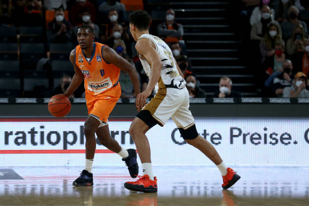 他打入全场 他打入全场