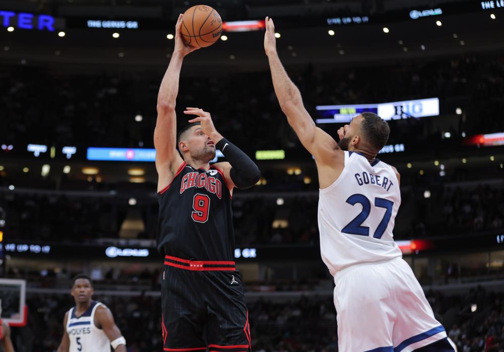 球员形成互 球员形成互